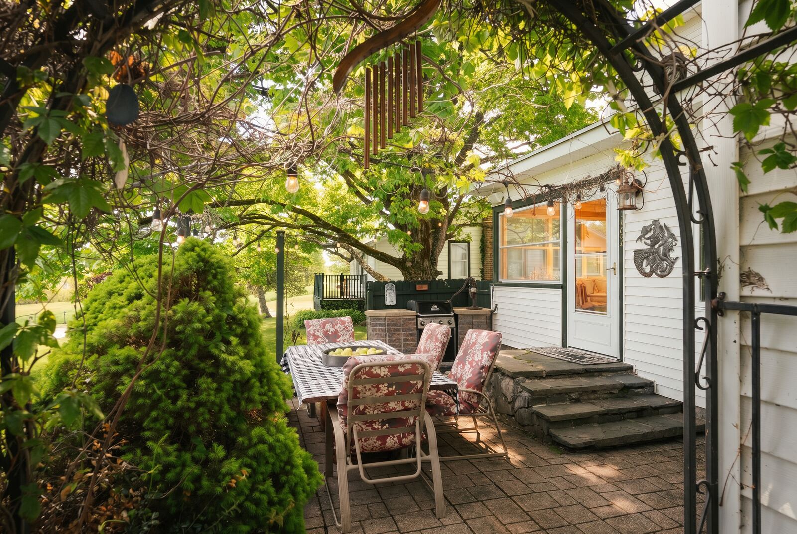 262–270 Patterson Lane, Saugerties — editorial frame