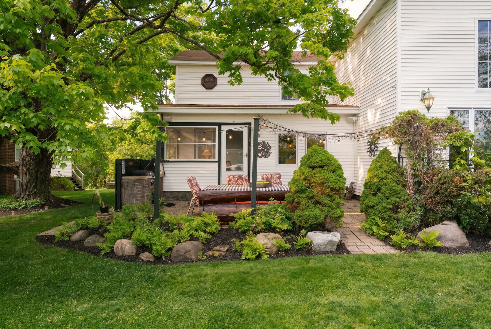 262–270 Patterson Lane, Saugerties — editorial frame