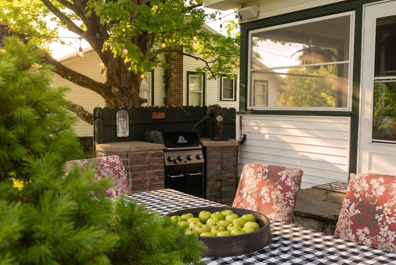 262–270 Patterson Lane, Saugerties — editorial frame