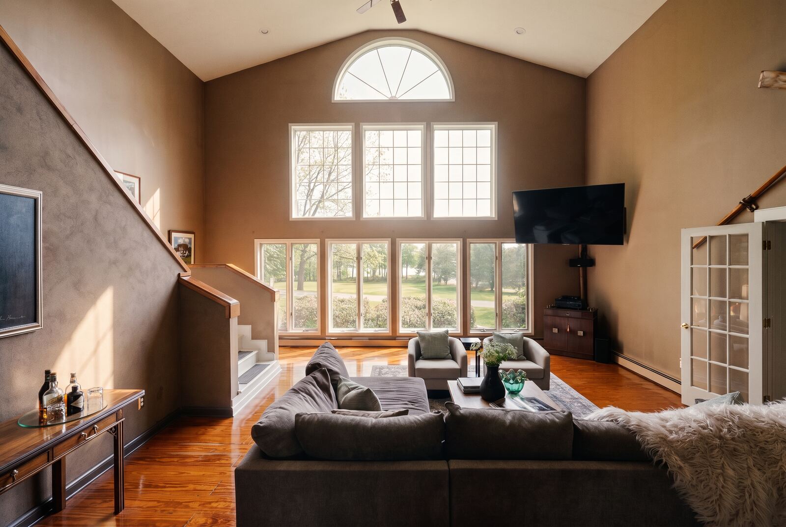 262–270 Patterson Lane, Saugerties — editorial frame
