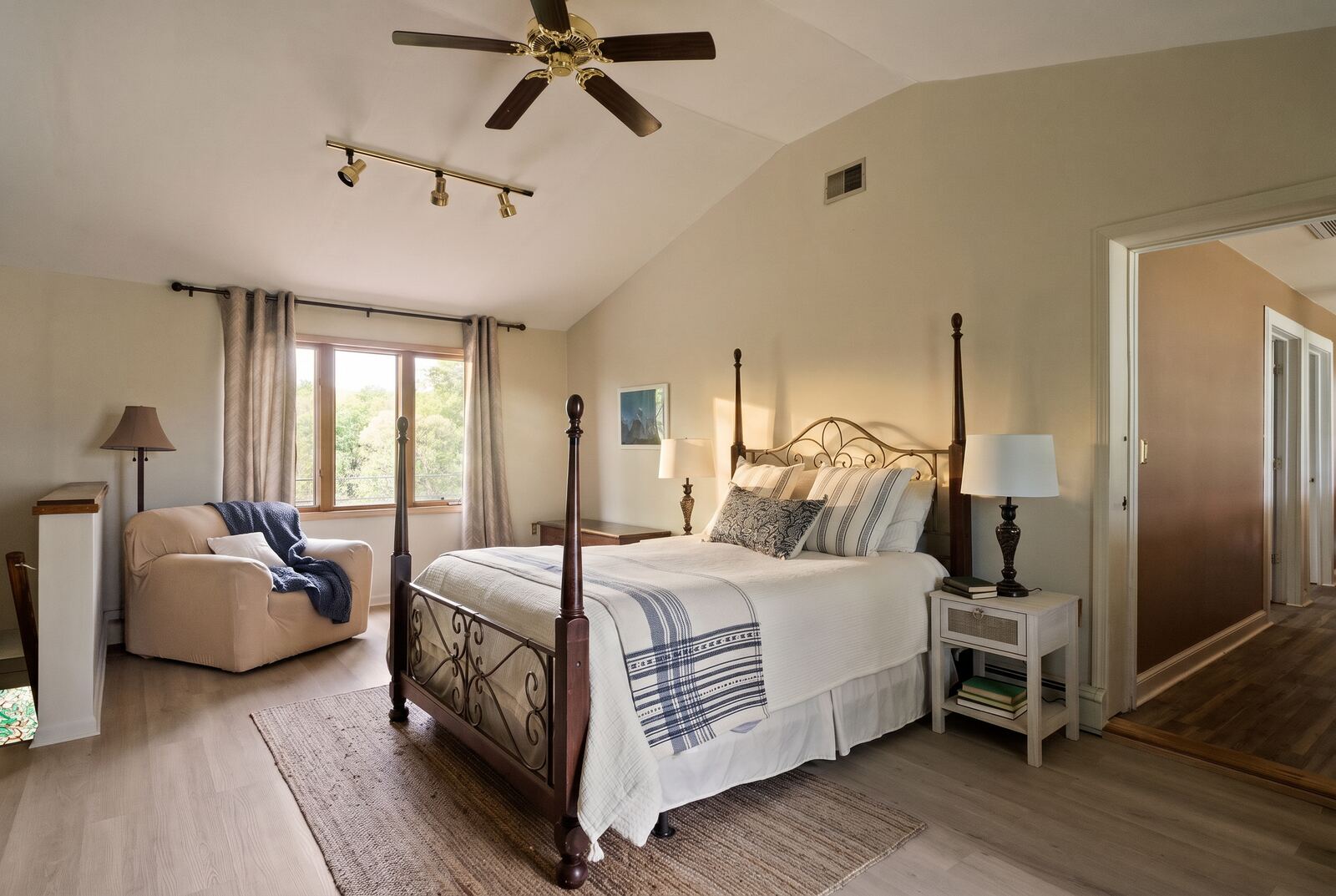 262–270 Patterson Lane, Saugerties — editorial frame