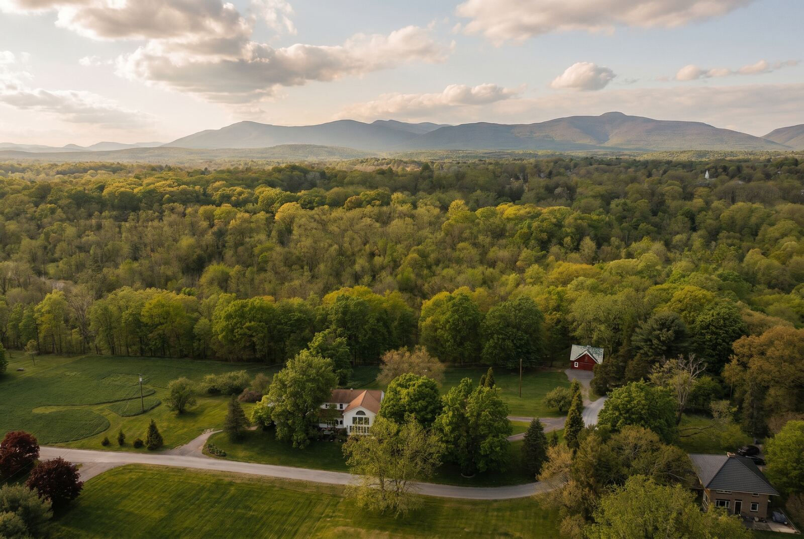 262–270 Patterson Lane, Saugerties — editorial frame
