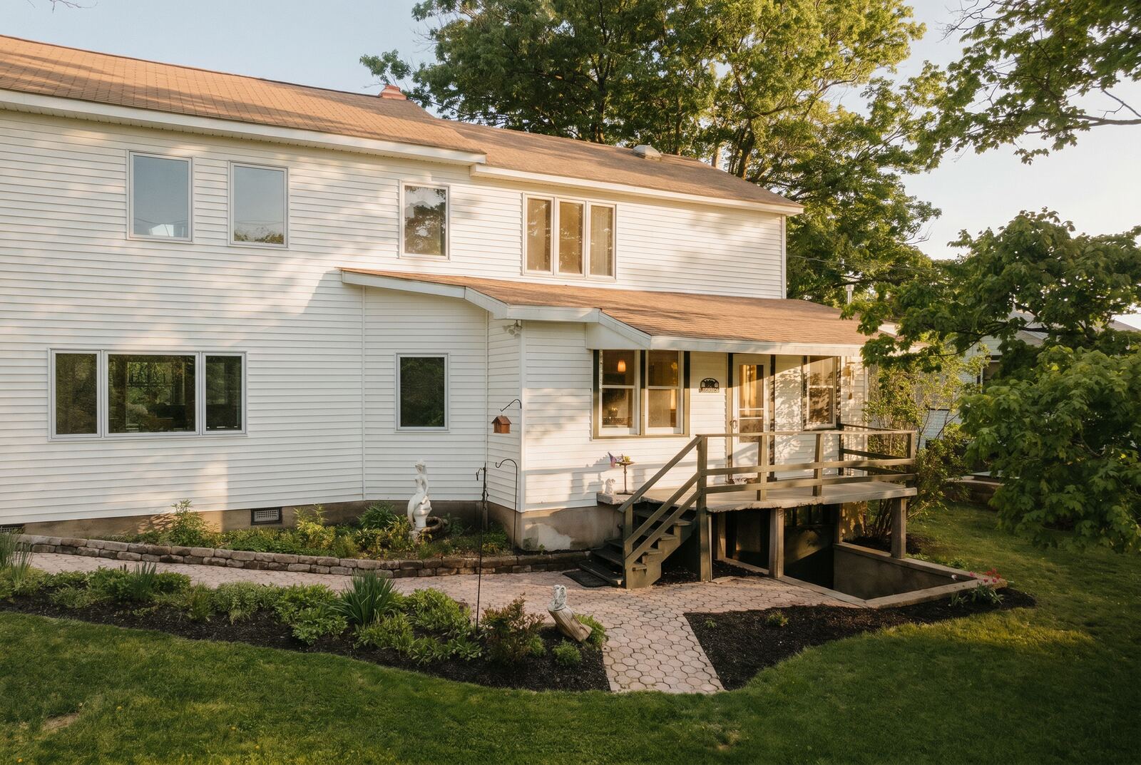 262–270 Patterson Lane, Saugerties — editorial frame